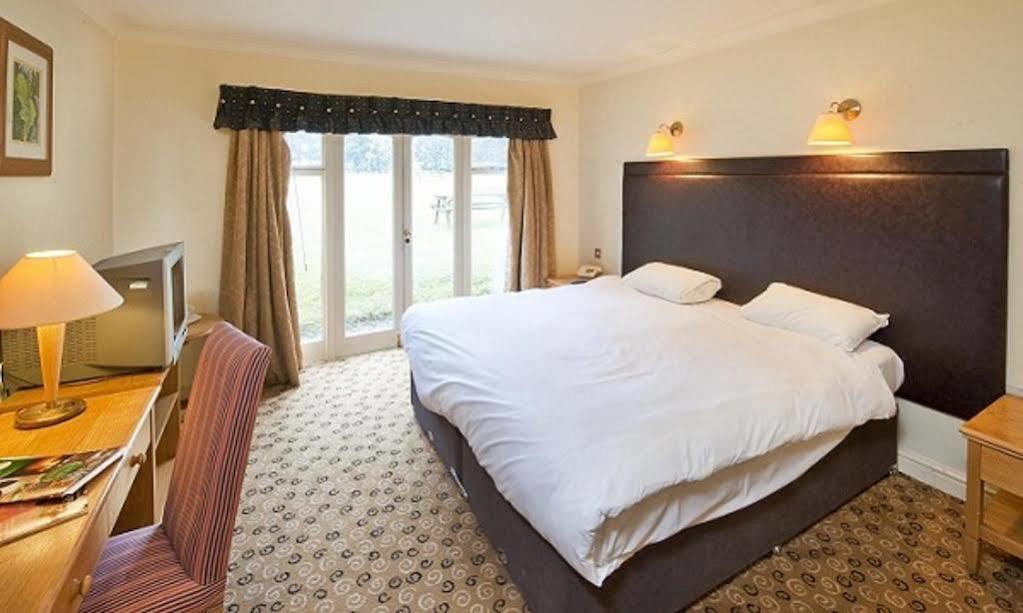 Ye Olde Talbot By Greene King Hotel 3*